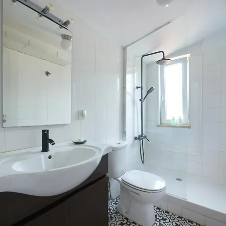 Bright W Balcony, Ac, Parking, By Timecooler * リスボン