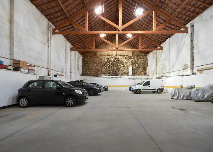 Bright W Balcony, Ac, Parking, By Timecooler *