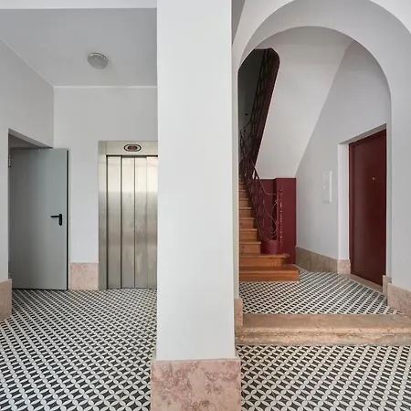 Bright W Balcony, Ac, Parking, By Timecooler Apartment *
