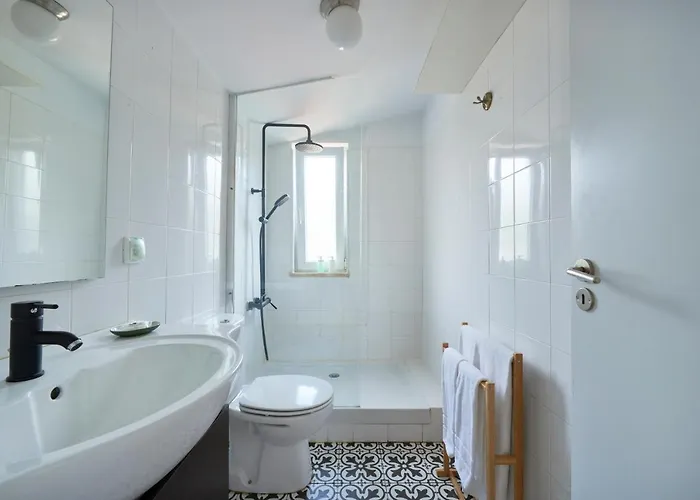 Appartement Bright W Balcony, Ac, Parking, By Timecooler Lisboa