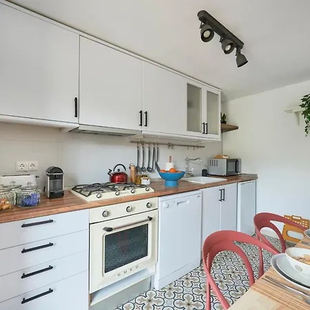 Bright W Balcony, Ac, Parking, By Timecooler