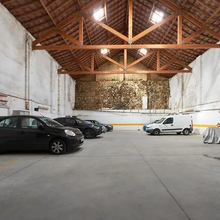 Bright W Balcony, Ac, Parking, By Timecooler *