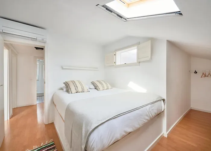 Bright W Balcony, Ac, Parking, By Timecooler Appartamento *